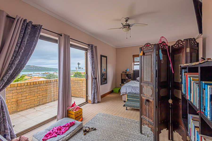 4 Bedroom Property for Sale in Myburgh Park Western Cape